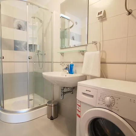 Smaragdna.4 *